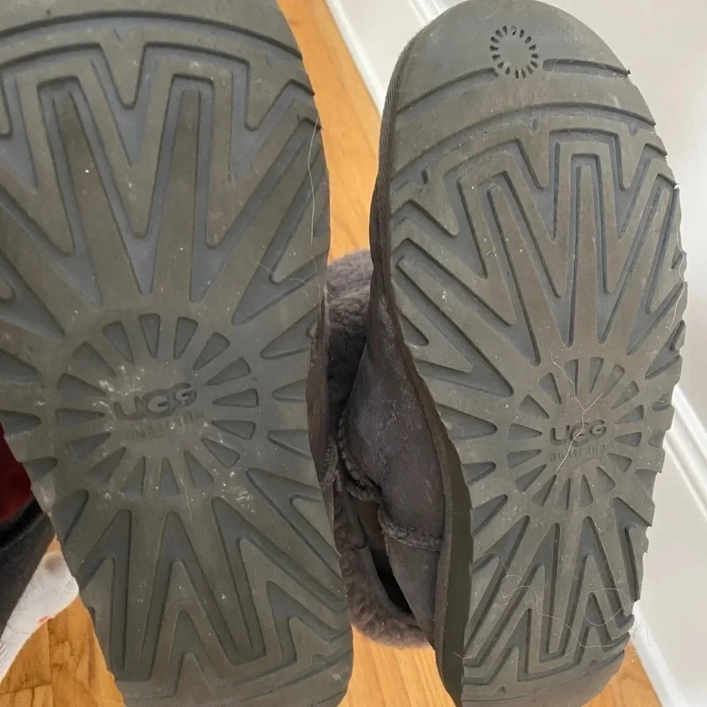 Grey tall Ugg’s